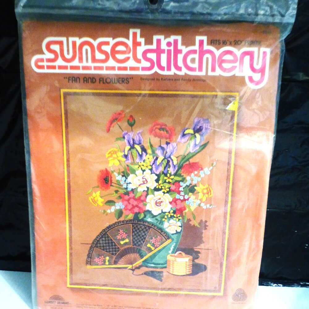 100% WOOL 1981 Sunset Designs FAN AND FLOWERS #2299 Barbara Randy Jennings